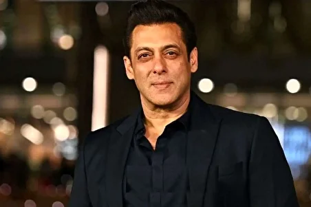 ببینید|  سلمان خان با بادیگارد مسلح در خیابان‌های هند