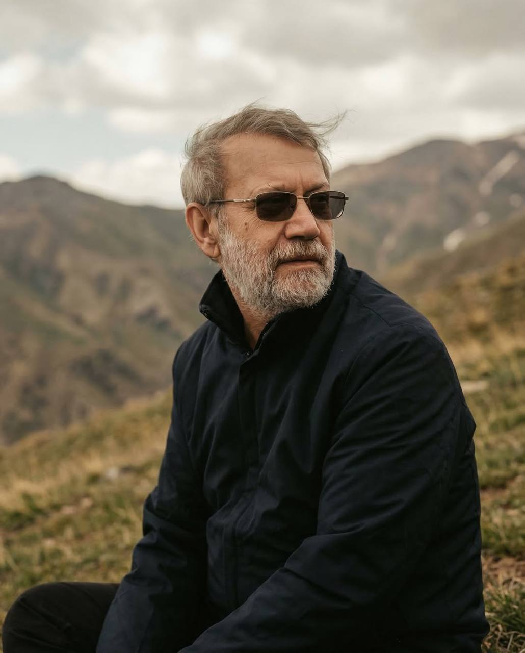 نوشته نوه خانواده مطهری برای علی لاریجانی؛ جذاب، خوش تیپ و خوش لباس بود با رد بوی ادکلنی که از فرسخ‌ها استشمام می‌شد