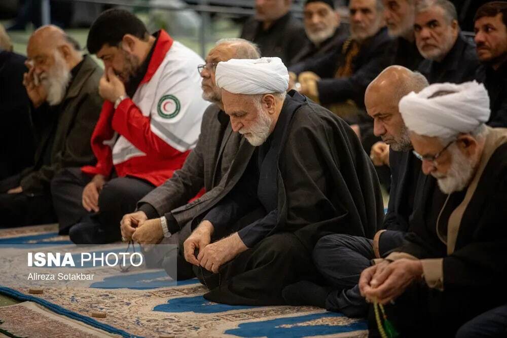 اژه‌ای در صف نمازگذاران عید فطر