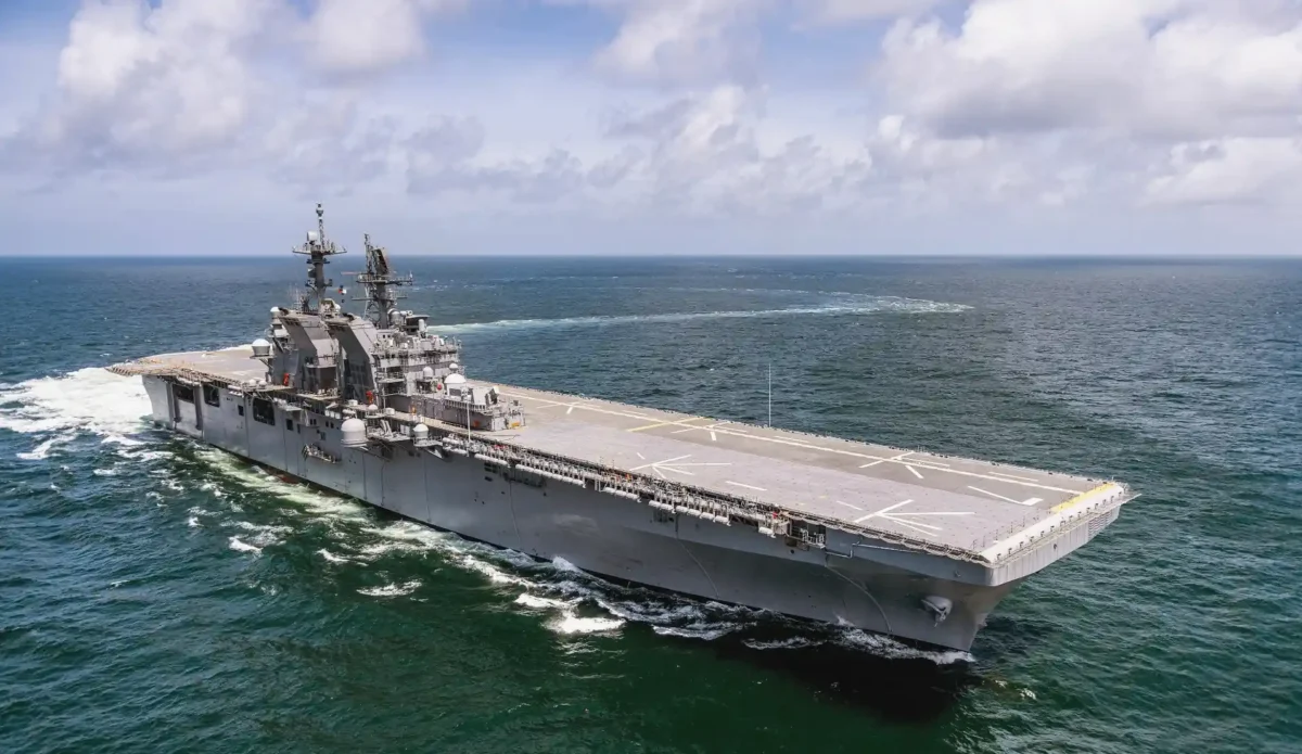 ناو تهاجمی آبی‌ـ‌خاکی یو اس اس تریپولی