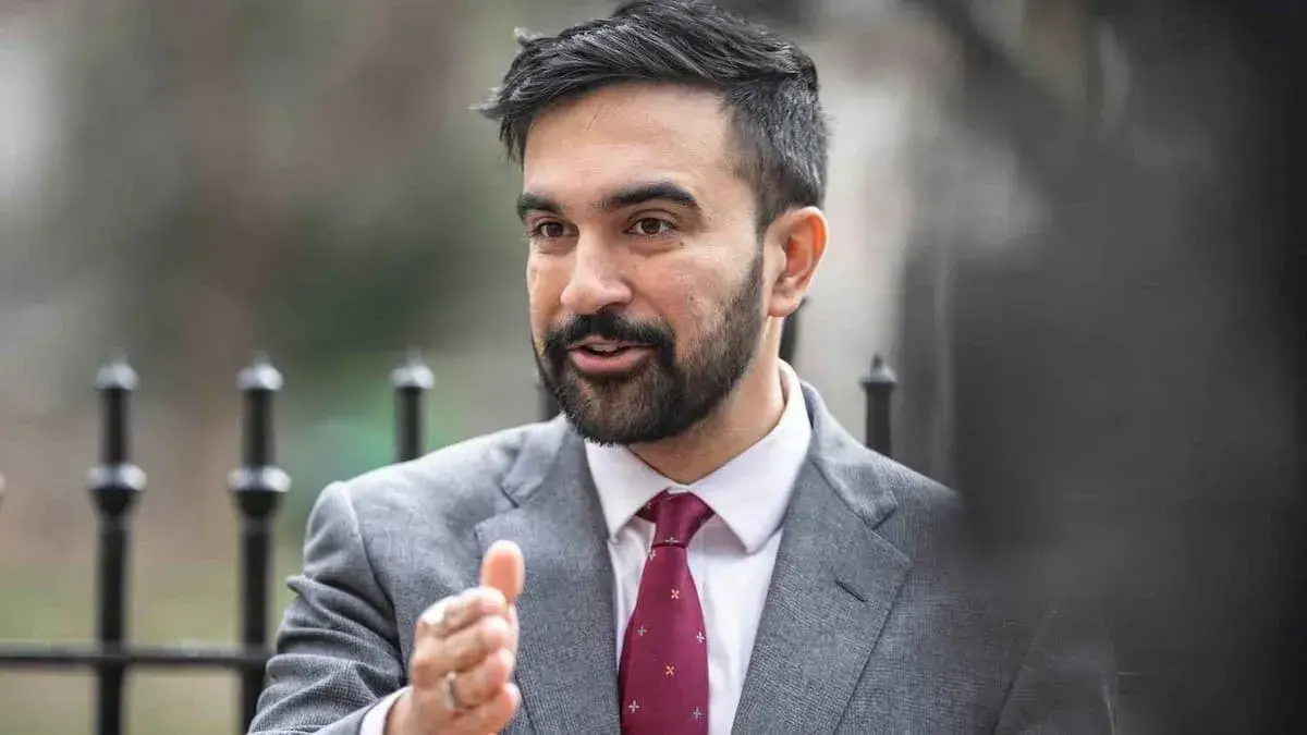 ببینید| برپایی نماز عید فطر در نیویورک با حضور ممدانی