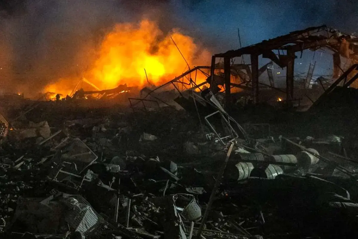 تصاویری از حملات شبانه به یک کارخانه در تهران