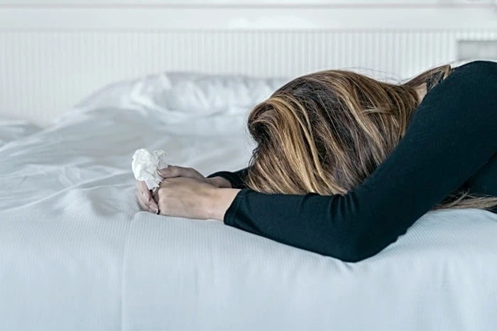 10 نشانه کلی افسردگی در تمام گروه های سنی