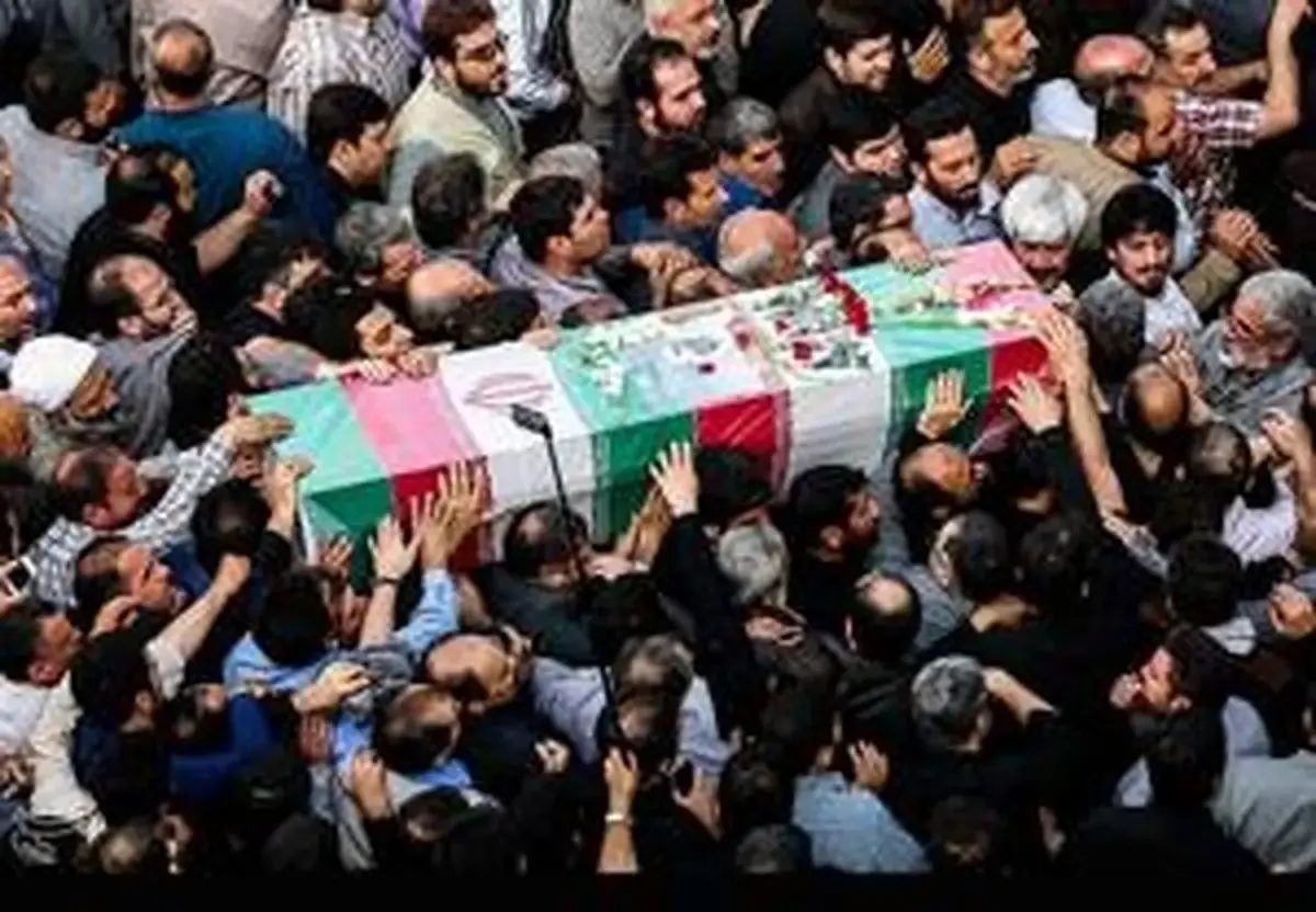 ببینید| آغاز مراسم تشییع سردار شهید تنگسیری در بندرعباس