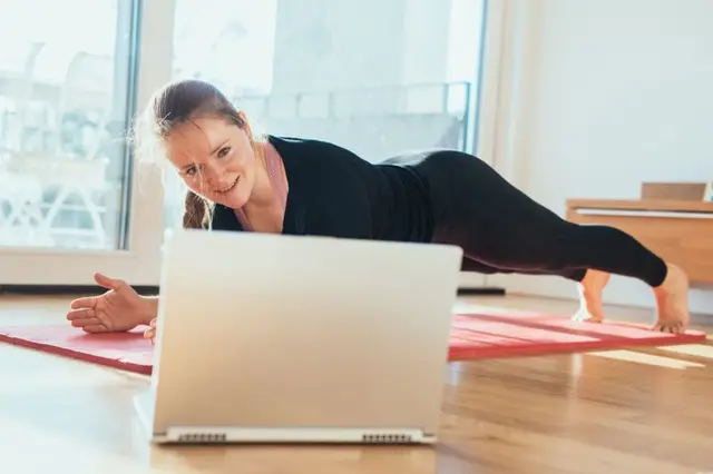 تمرین 5 دقیقه ای پلانک در خانه