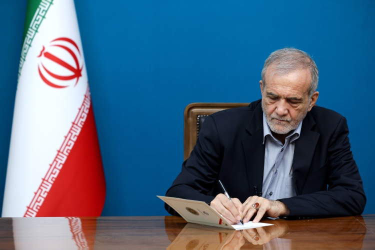 پیام مسعود پزشکیان به مردم آمریکا: حمله به زیرساخت‌های ایران نشانه ناتوانی است نه قدرت