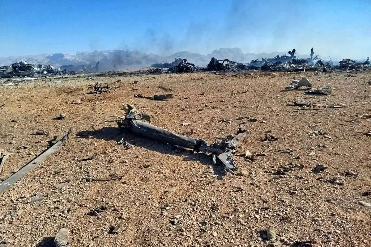 ببینید| نخستین تصاویر از بقایای دو فروند بالگرد آمریکا در جنوب اصفهان