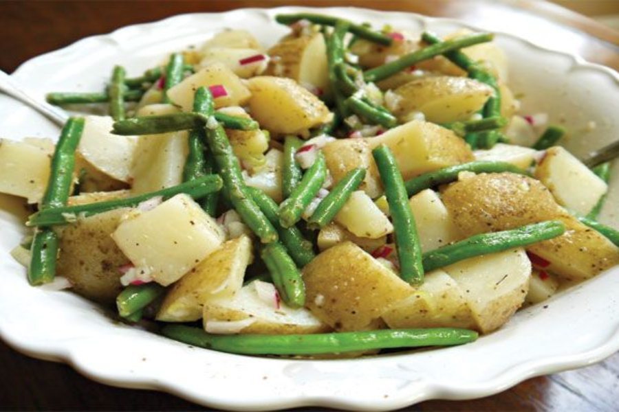 سالاد سیب‌زمینی و لوبیا سبز