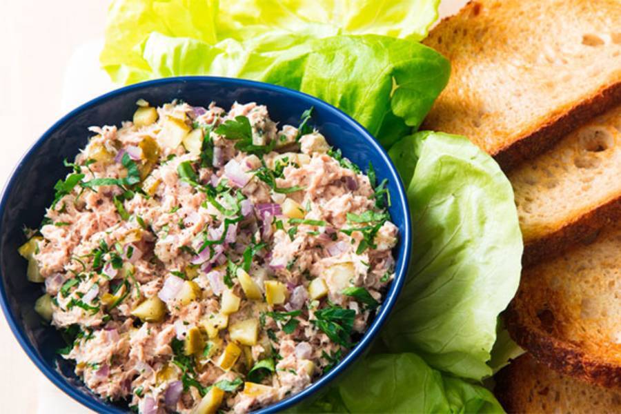 سالاد سیب‌زمینی و تن ماهی