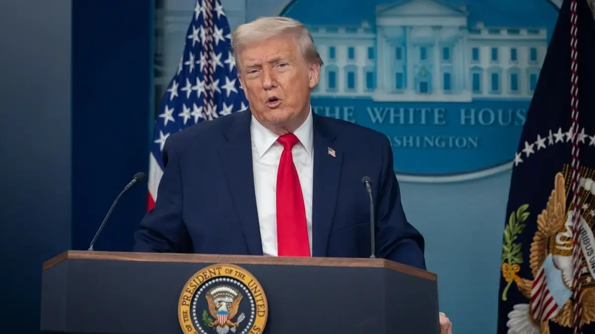 نیویورکر: ترامپ دروغ می‌گوید هیچ برنامه‌ای در مورد جنگ ایران ندارد