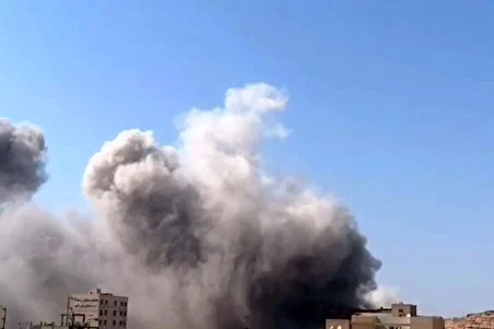 ببینید| اولین تصاویر از حمله هوایی به راه آهن کرج