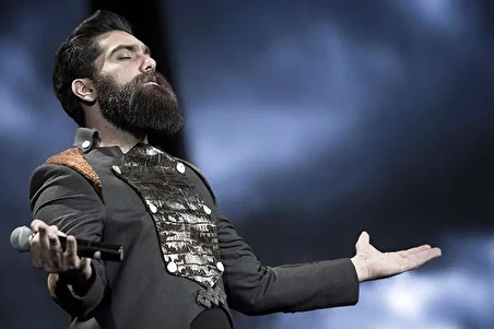 ببینید| علی زندوکیلی روی خطوط ریلی از وطن خواند