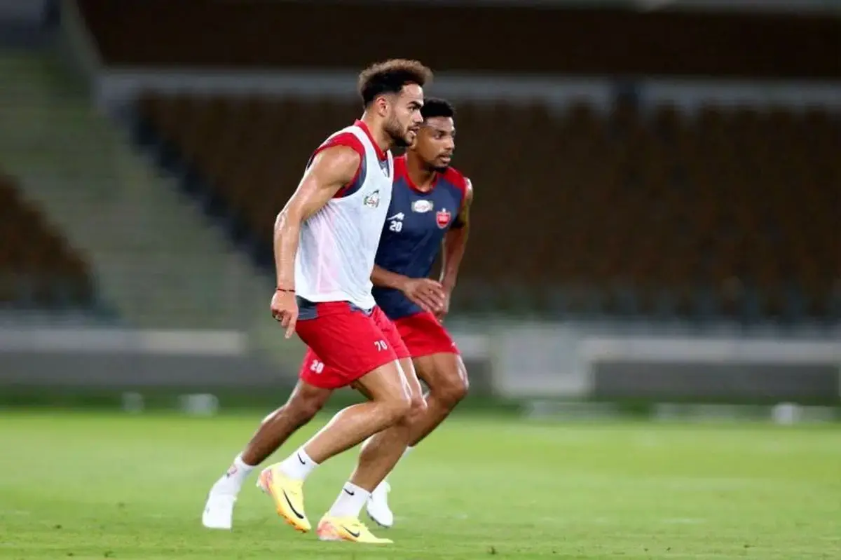 درخواست جدایی موقت اوستون اورونوف از پرسپولیس؛ مذاکره با تیم ازبکستانی برای حفظ آمادگی