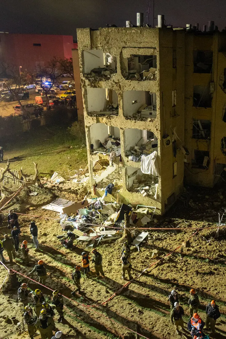 زنده از روز بیست‌وسوم جنگ | ترامپ: تنگه هرمز را ظرف ۴۸ ساعت باز نکنید، شبکه برق را بمباران میکنم| قرارگاه خاتم: زیرساخت بزنید، زیرساخت‌های متعلق به امریکا در منطقه را میزنیم