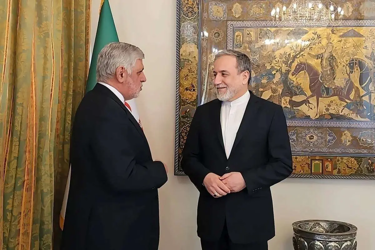 گفتگوی تلفنی سفیر ایران در لبنان با عراقچی