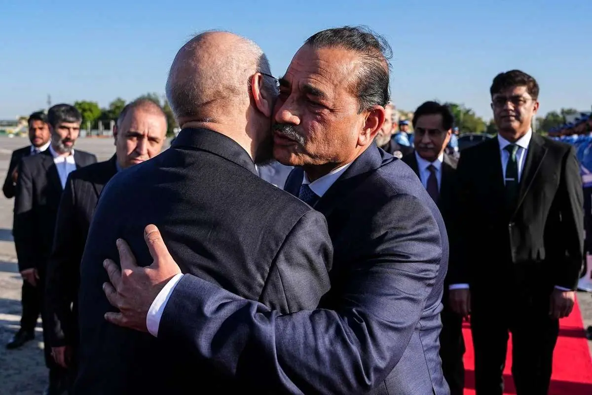 تصاویر| بدرقه قالیباف توسط ژنرال عاصم منیر