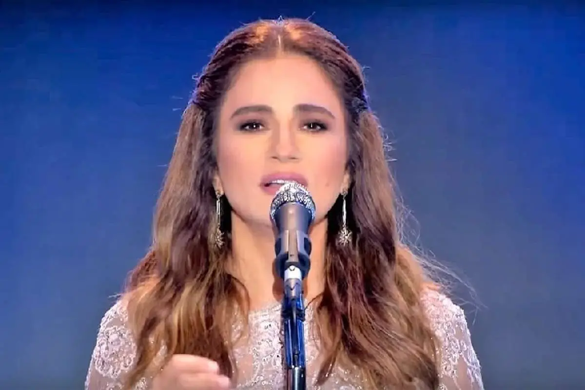 ببینید| پخش صدای جولیا بطرس خواننده زن لبنانی در میادین تهران