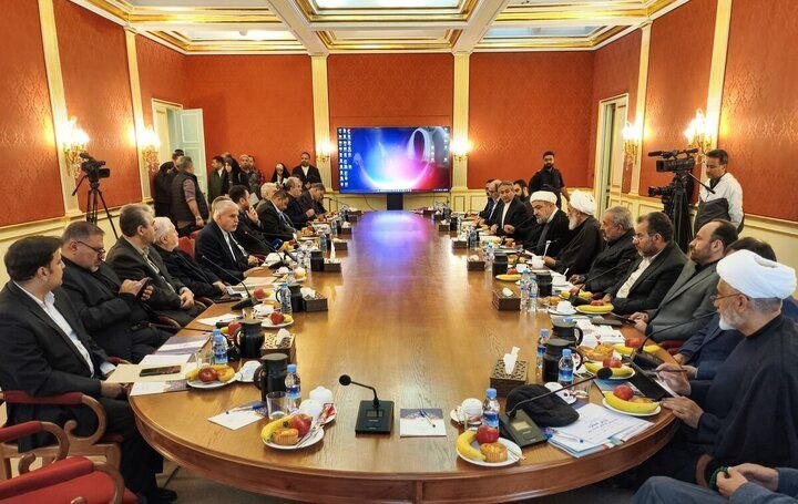 عکس | نمایندگان مجلس به کاخ سعدآباد رفتند