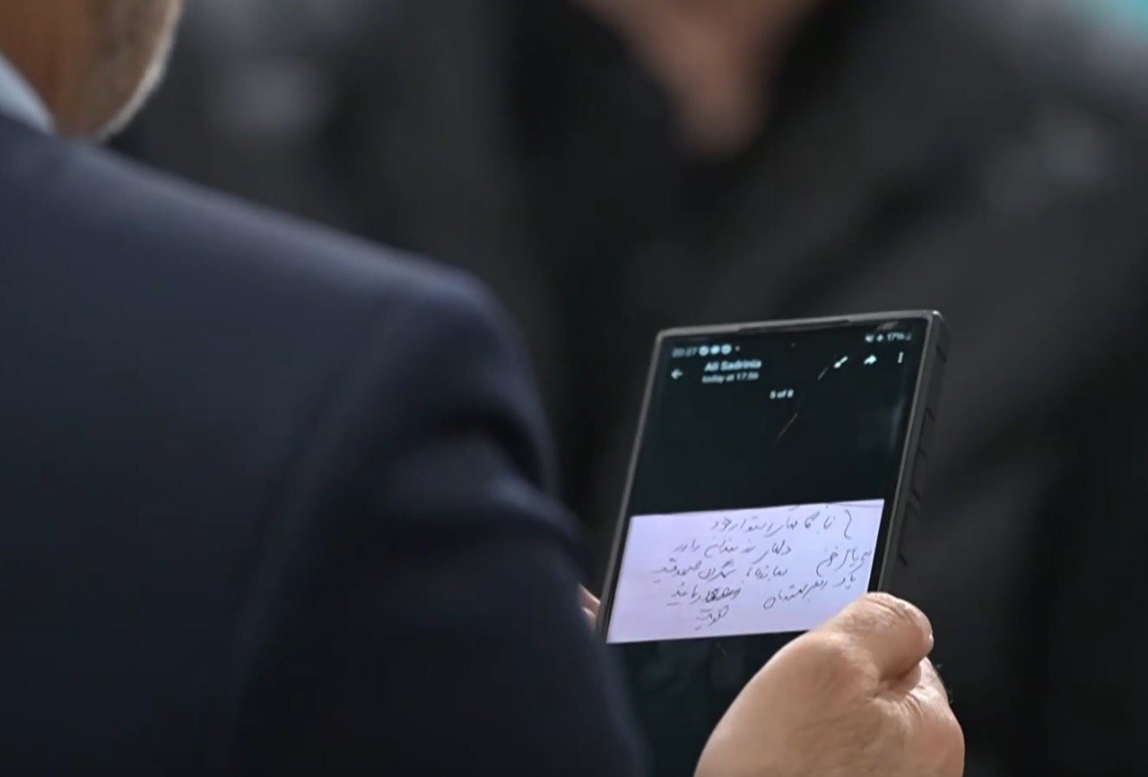 توییت‌های دست نویس علی لاریجانی