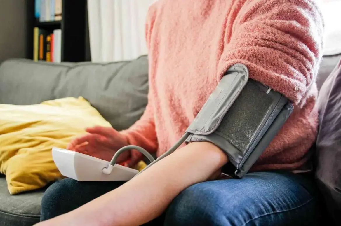 سکته مغزی در کمین است! علائم هشداردهنده‌ای که باید بشناسید