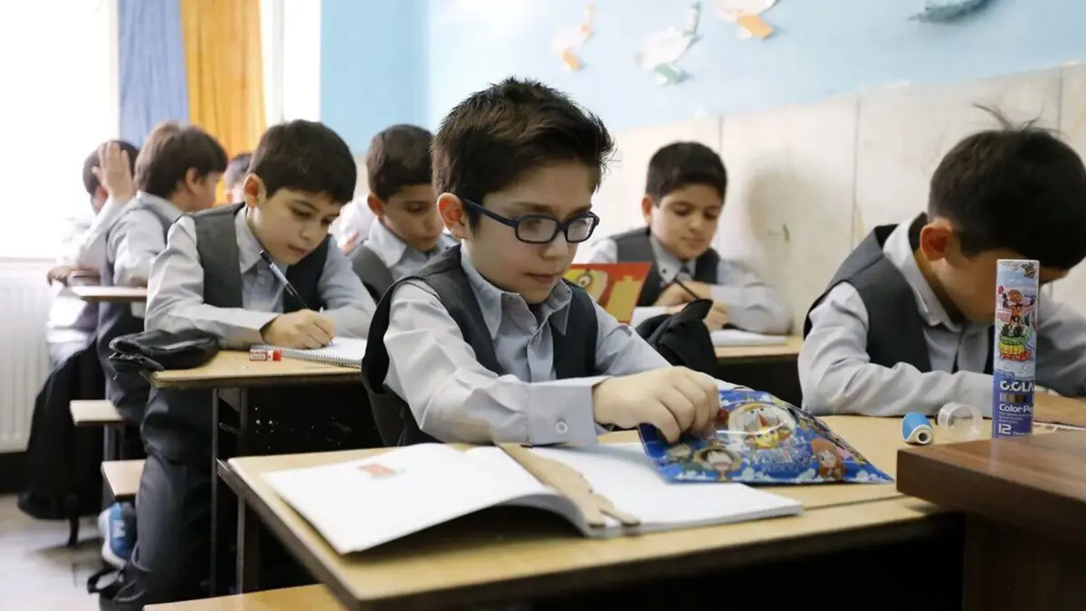 وزیر آموزش‌وپرورش: فعلاً برنامه‌ای برای آموزش حضوری نداریم