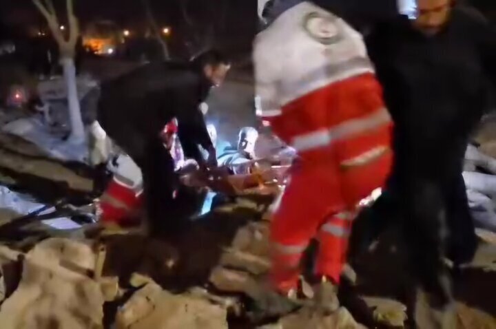 کشف پیکر ۷ شهید از خانه‌های سازمانی راه آهن تبریز