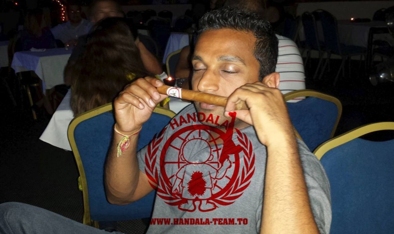 ایمیل شخصی رئیس اف‌بی‌آی هک شد + تصاویر کش پاتل با سیگار برگ!