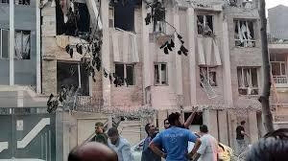 ببینید| حمله به ساختمانی در خیابان صابونچی تهران