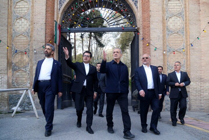 بازدید سرزده پزشکیان از بخش‌های آسیب از جنگ سعدآباد