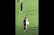 ببینید| رفتار عجیب و ۱۸+ رونالدو بعد از تشویق مسی توسط هواداران!