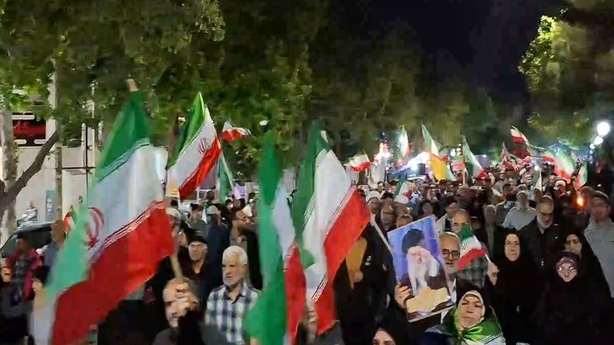 اعتراض به گرانی‌ها به تجمعات شبانه رسید +عکس