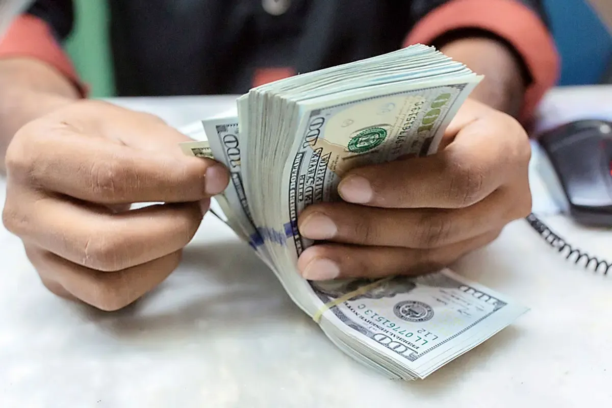 بازگشت دلار دستوری؟ بازگشت دلار دستوری؟