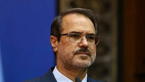هشدار سازمان بازرسی به بانک مرکزی: صف‌های طولانی ارز را بشکنید