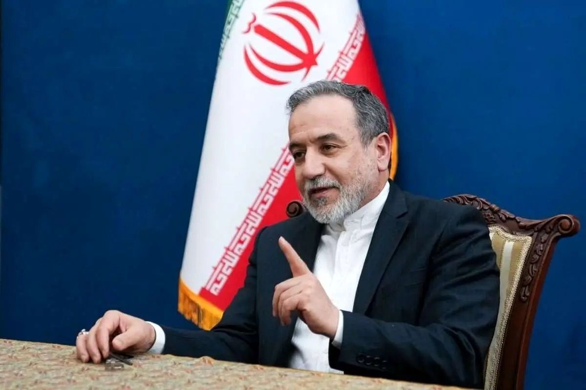 ببینید| امتناع عراقچی از دست دادن به خانم وزیر خارجه ویتنام