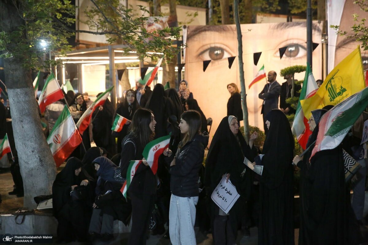 یک کارشناس مسائل دینی: برخی بیحجابها که در تجمعات شبانه حضور دارند، نفوذی هستند یک کارشناس مسائل دینی: برخی بیحجابها که در تجمعات شبانه حضور دارند، نفوذی هستند