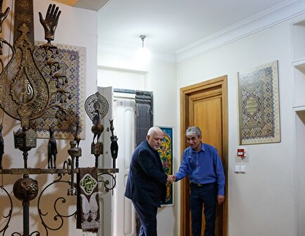 تصاویری از مراسم بزرگداشت کمال خرازی در خانه عجیب برادرش صادق خرازی