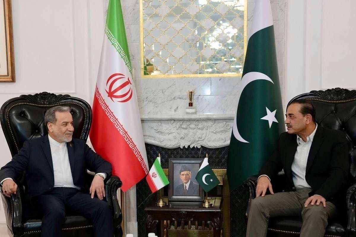  دیدار عراقچی با فرمانده ارتش پاکستان