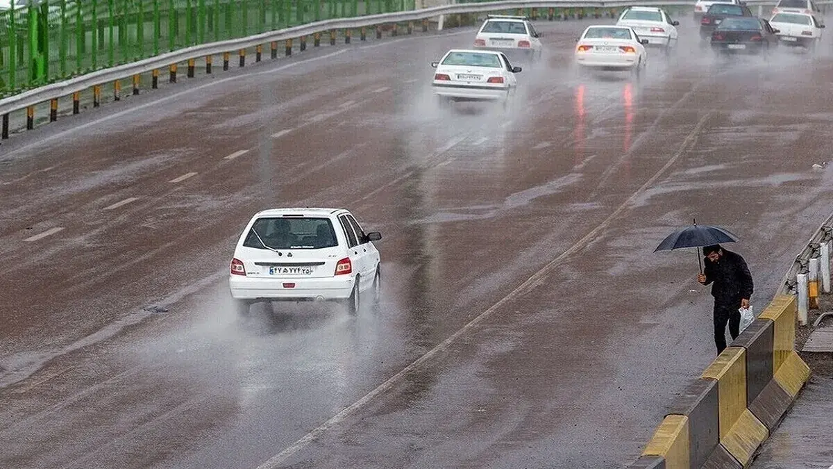 رگبار باران و رعد و برق در راه ۱۳ استان | راهداری در حالت آماده باش قرار گرفت