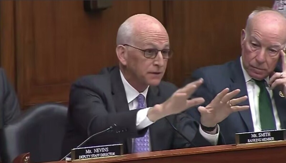 ببینید| مچ گیری سناتور آمریکایی از وزیر جنگ آمریکا درباره تاسیسات هسته‌ای ایران