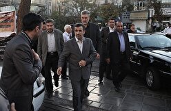 ببینید| لندکروز تیم حفاظت احمدی‌نژاد پس از حمله ۹ اسفند