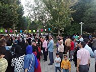 ببینید| نذر گلس موبایل در مهمانی کیلومتری غدیر!