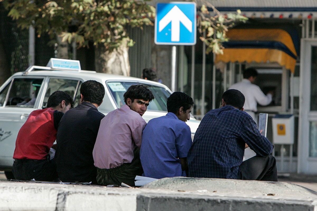 ۲۹۰ هزار نفر بیمه بیکاری گرفتند | بنگاههای کوچک در بحران، آسیبپذیرترین بخش اقتصاد بیمه بیکاری