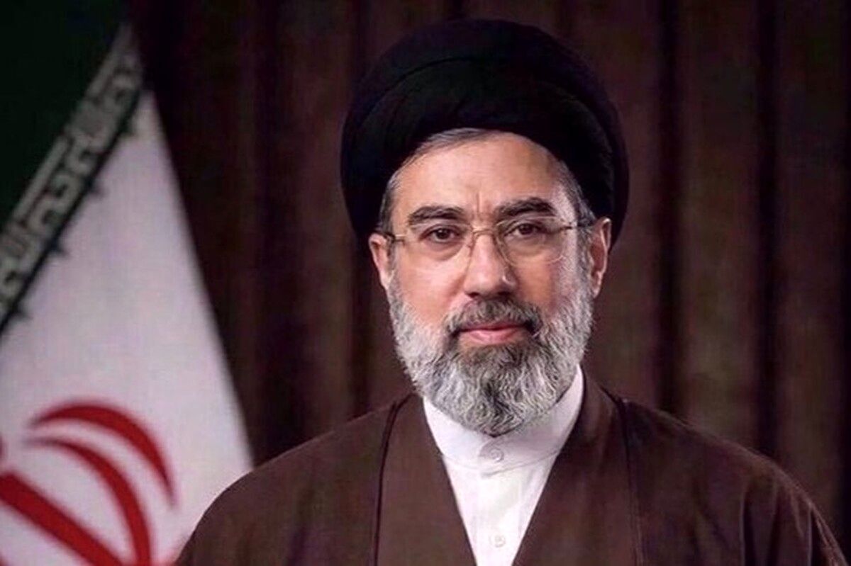 واکنش کرمانپور به تناقض روایت جراحت رهبری: «فرض کنید اشتباه از من است»!