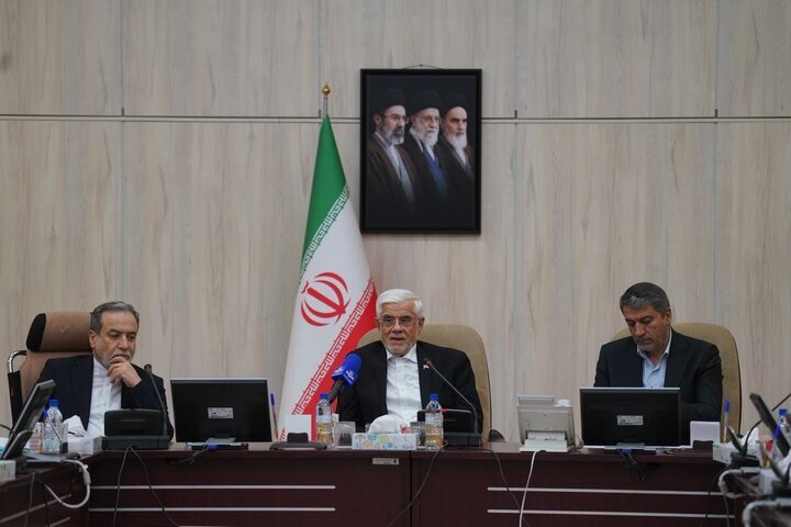 ستاد تشییع رهبر شهید انقلاب به ریاست عارف تشکیل جلسه داد
