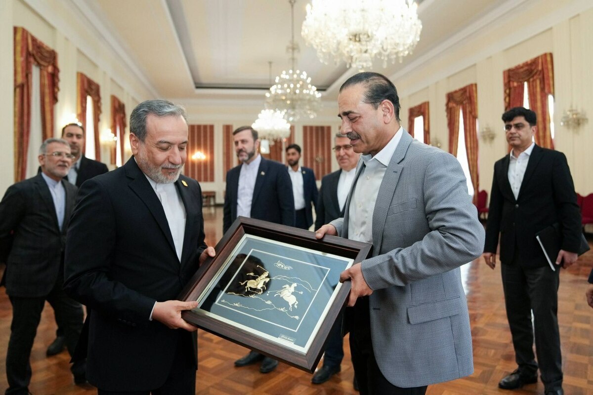 عکس| بدرقه فیلد مارشال عاصم منیر، فرمانده ارتش پاکستان توسط عراقچی