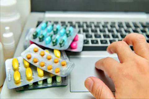 ناصرخسرو‌های آنلاین دارو! | داروی ۱۲ میلیونی، ۵۵ میلیون تومان در فضای مجازی