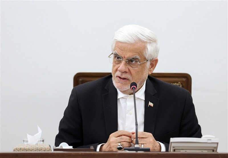 عارف: هیچ مسئولی حق اظهارنظر شخصی درباره بنزین ندارد عارف: هیچ مسئولی حق اظهارنظر شخصی درباره بنزین ندارد