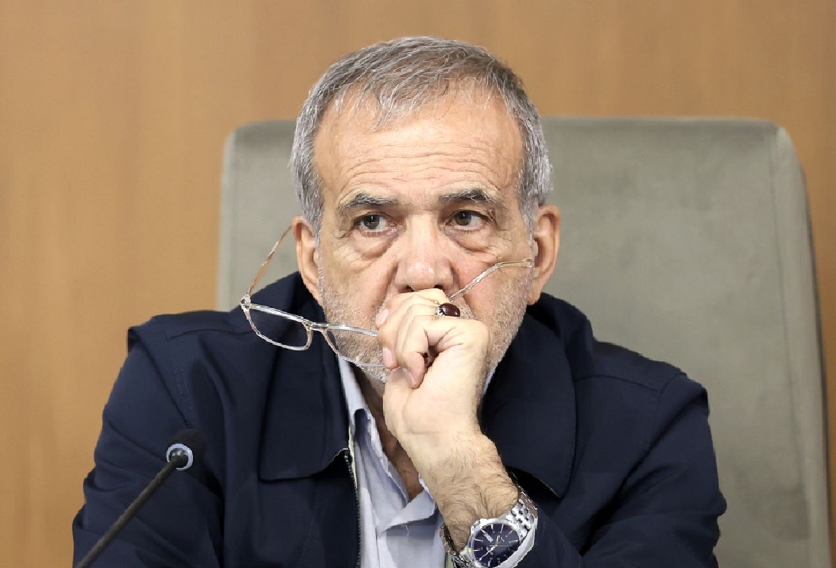 انتقاد تند نماینده تهران از عملکرد پزشکیان در قبال اینترنت
