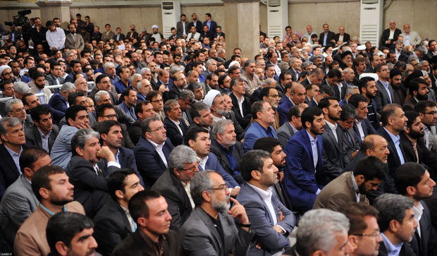دیدار نمایندگان با رهبر انقلاب