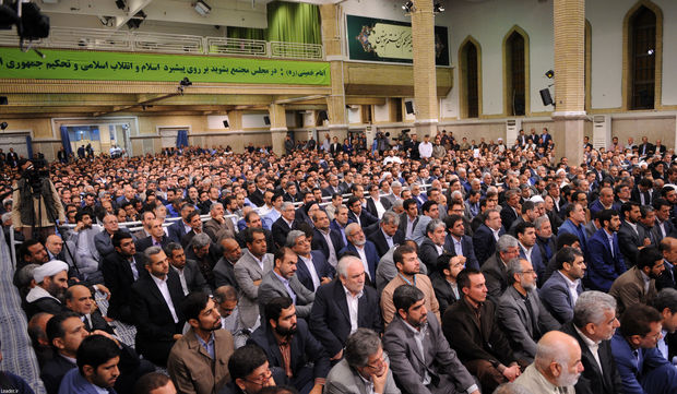 دیدار نمایندگان با رهبر انقلاب